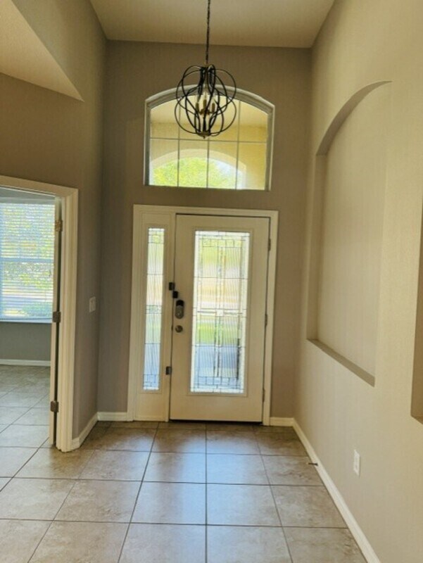 Foto del edificio - 8222 Willow Beach Dr