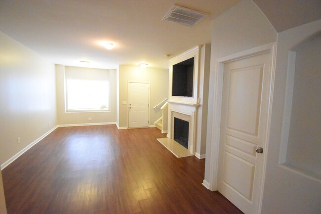 Foto del edificio - Beautiful 3BR 2.5BA Home w/ Community Pool Access in Calloway Glen