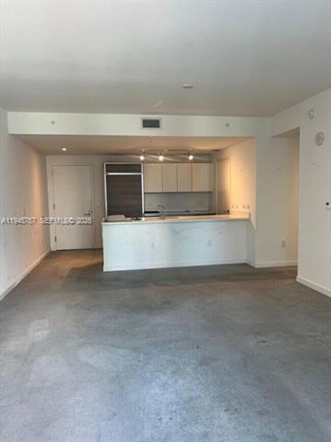 Building Photo - 1100 S Miami Ave