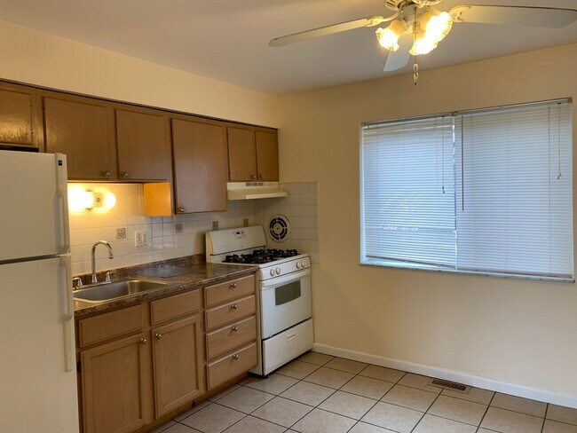 Building Photo - 2719 Mars Ln
