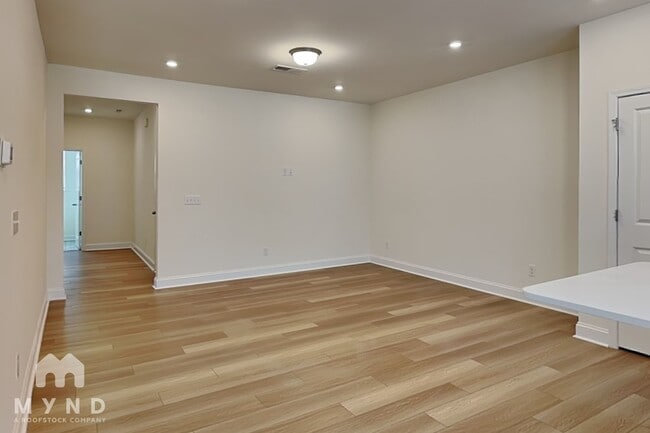 Building Photo - 1546 Cedar Tree Dr