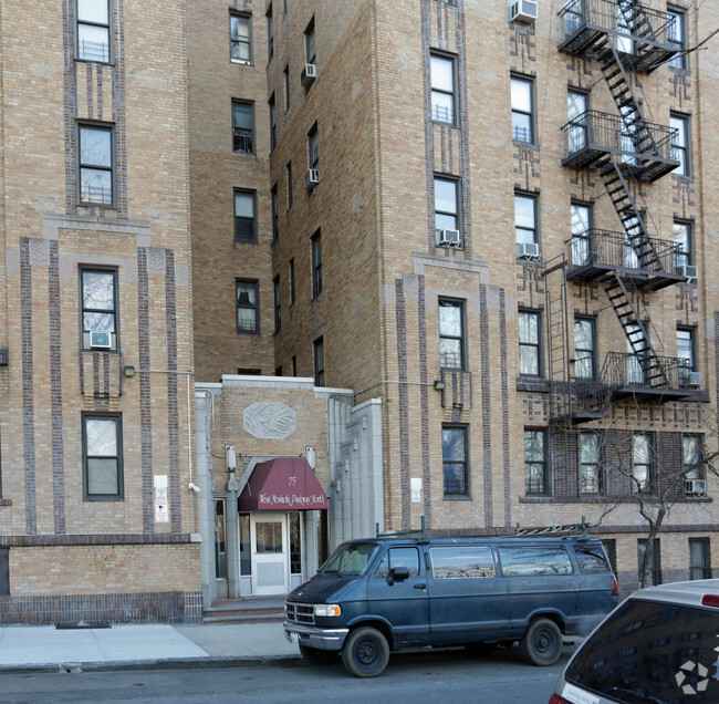 Building Photo - 75 W Mosholu N