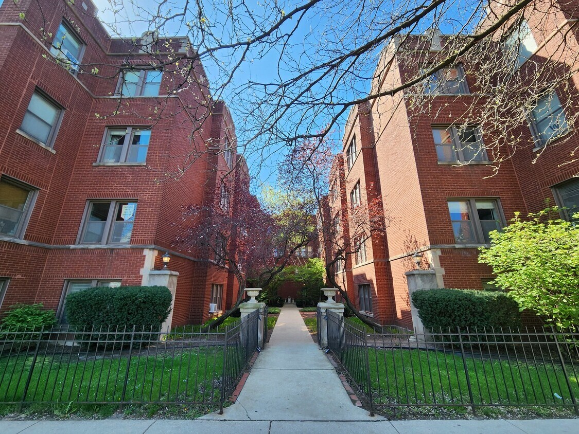 1321 W Addison St Unit 3A, Chicago, IL 60613 Condo for Rent in