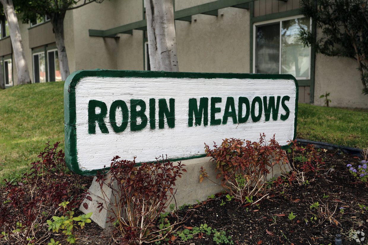 Primary Photo - Robin Meadows