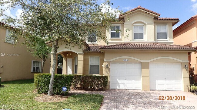 Foto del edificio - 8618 NW 114th Ct