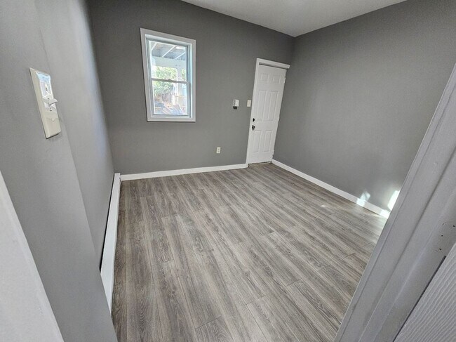 Building Photo - 416 N 7th St