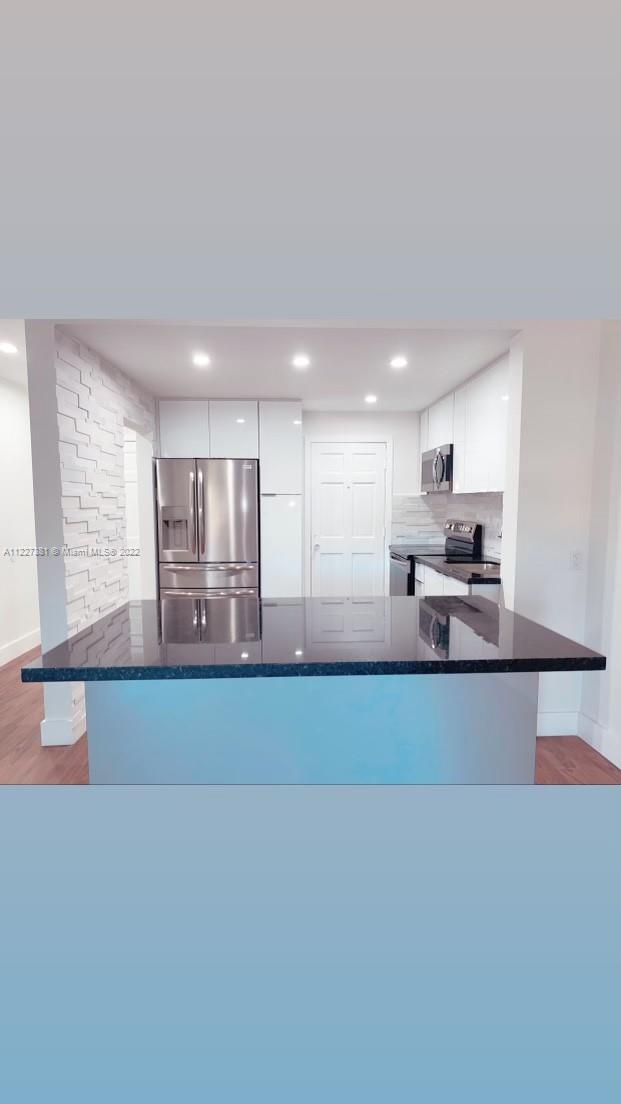 Foto del edificio - 9641 SW 77th Ave