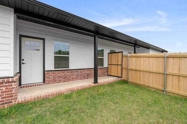 Building Photo - Beautiful New Abbington Subdivision! 3 bed...