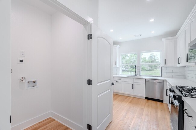 Foto del edificio - 7903 Sunnyhill St