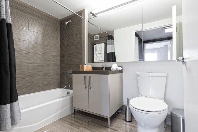 Foto del edificio - 450 W 42nd St