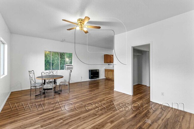 Foto del edificio - Charming 1 Bed/1 Bath + Bonus Room in Gate...