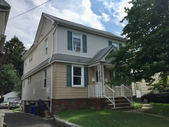 Building Photo - 225 3rd Ave