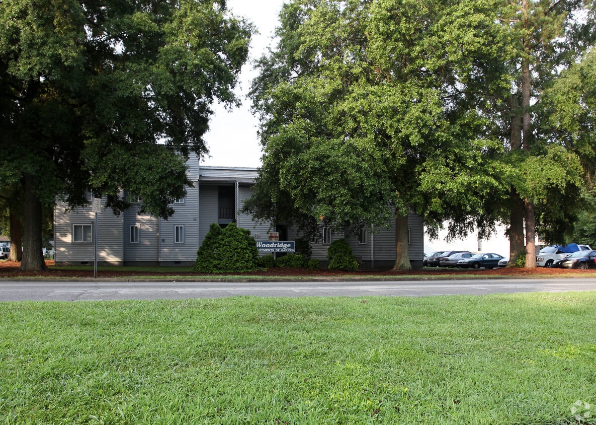 The Woodridge Apartments - Woodridge Apartments
