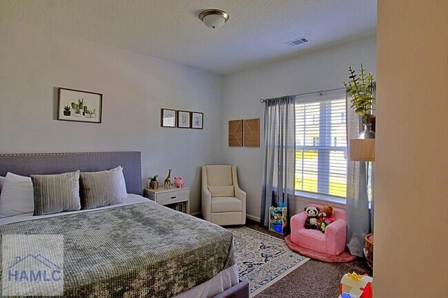 Foto del edificio - 68 Daylily Ct