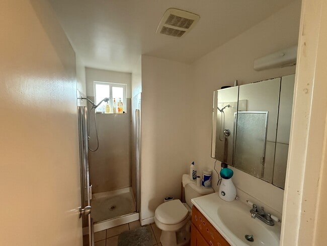 Foto del edificio - 836 Lexington St