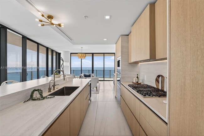 Foto del edificio - 900 N Ocean Blvd