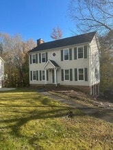 Building Photo - 1613 Round Hill Cir