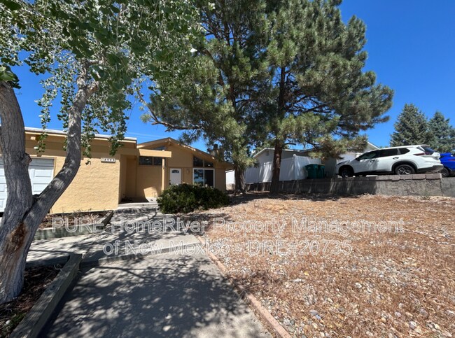 Foto del edificio - 3509 N Dustin Ave