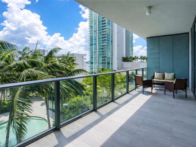 Foto del edificio - 480 NE 31st St