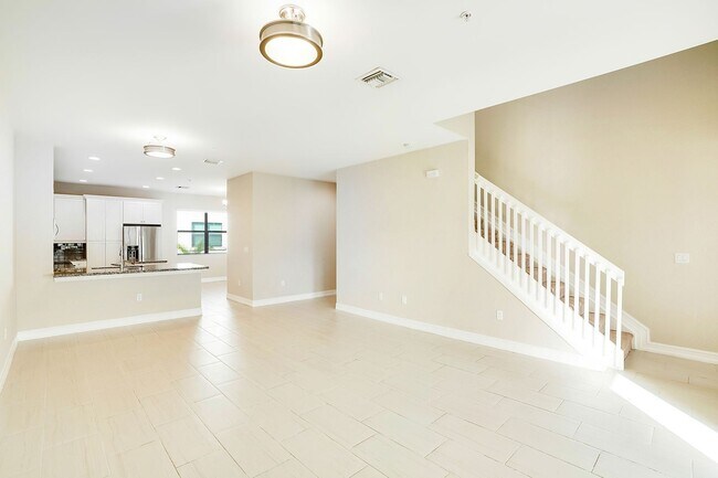 Building Photo - 3 br, 3.5 bath House - 11713 SW 13 Ct