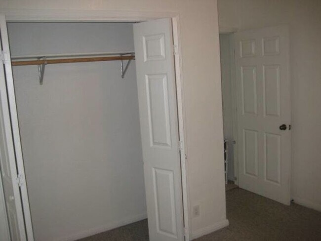 Foto del edificio - 106 Franklin Blvd