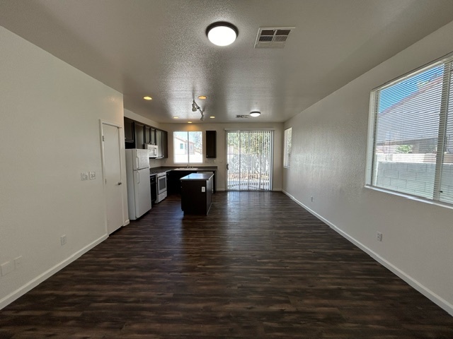 Building Photo - 5656 Indian Springs St