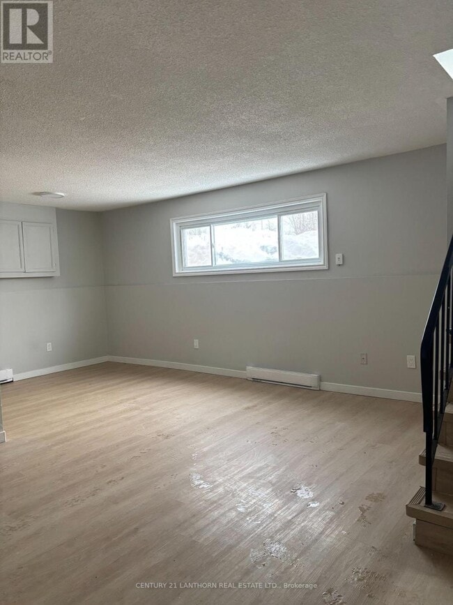 Building Photo - 9 Pacific St