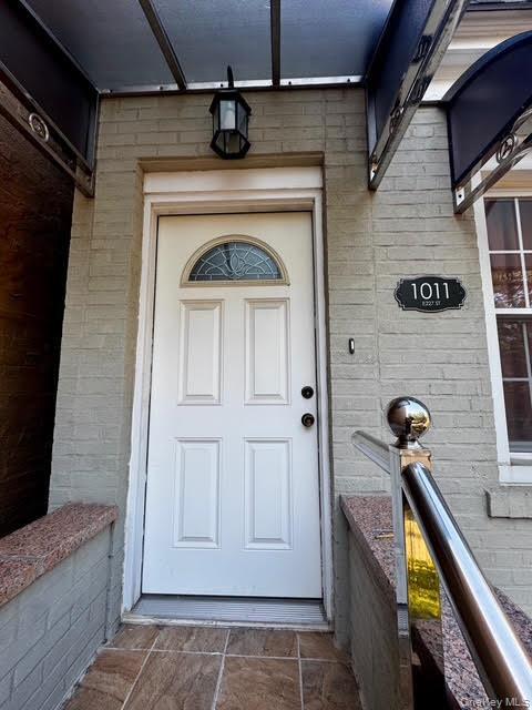 Foto del edificio - 1011 E 227th St