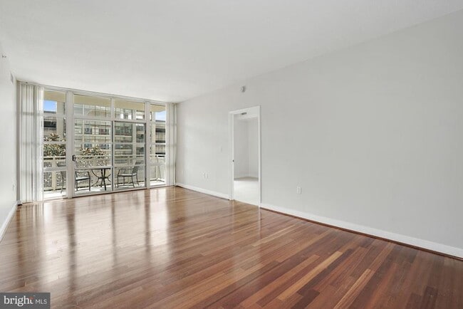 Building Photo - 157 Fleet St
