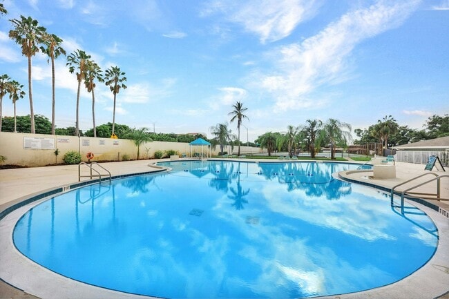 Foto del edificio - 4280 Island Cir