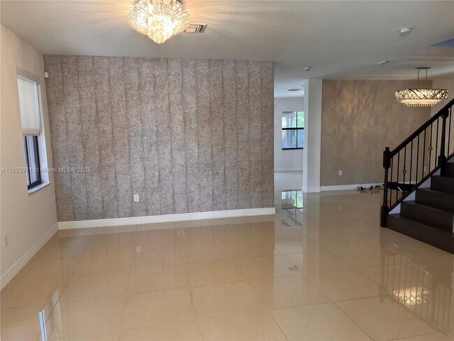 Foto del edificio - 8744 NW 99th Path