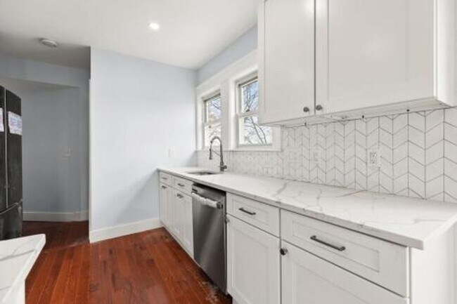 Foto del edificio - 1008 Winthrop Ave
