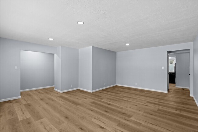 Foto del edificio - 24 Forest Crest Dr
