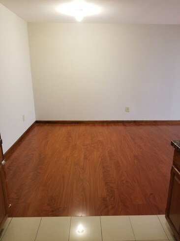 42 Dean Pl Unit A 107 Bridgeport Ct 06610 Condo For Rent In Building Photo 42 Dean Pl