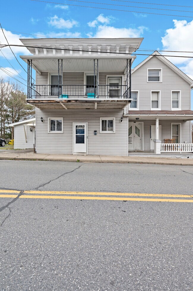 313 Garibaldi Ave Unit 315 A Garibaldi Ave, Roseto, PA 18013