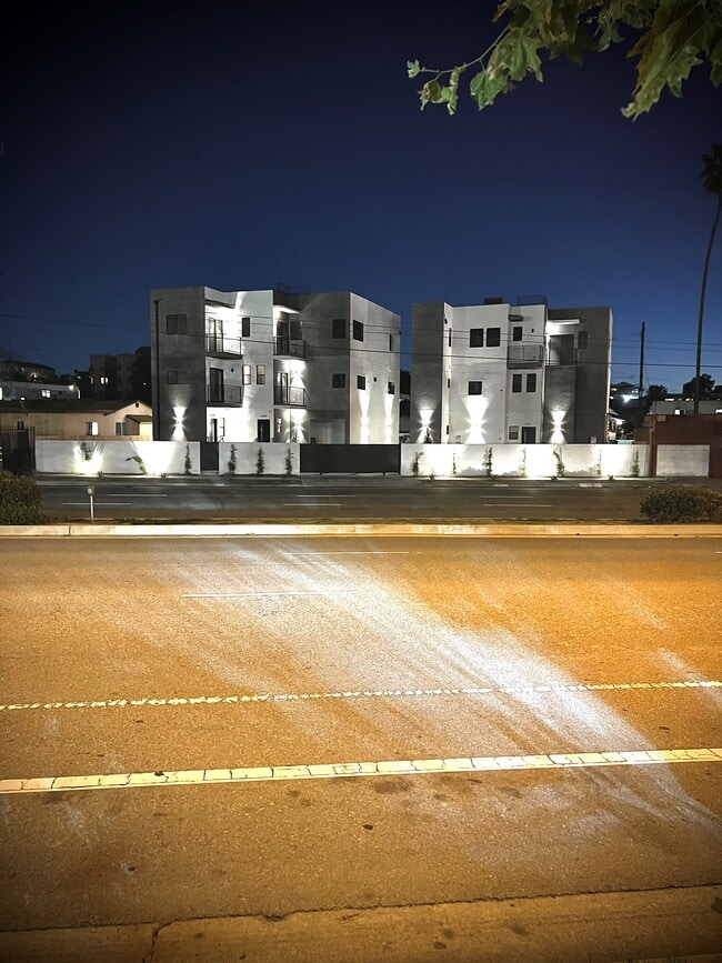 Building Photo - 4713 Lomita St