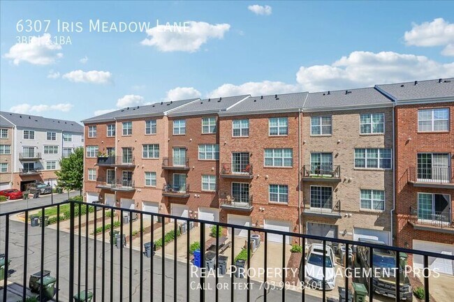 Foto del edificio - 6307 Iris Meadow Ln