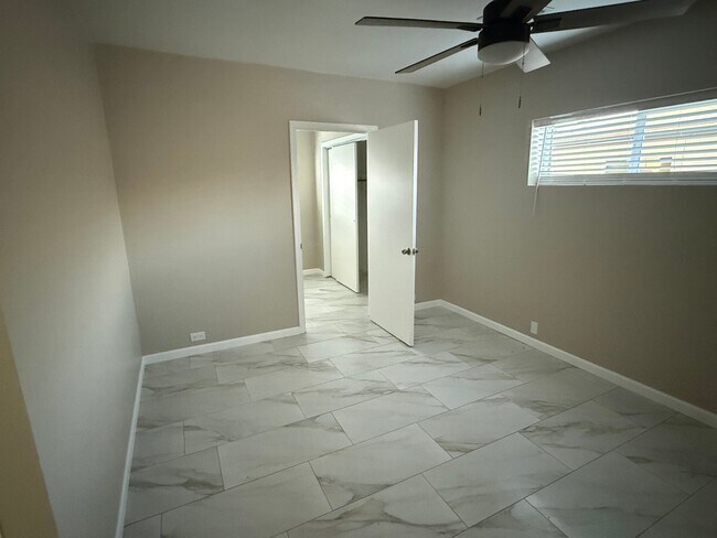 Foto del edificio - 4634 E Burns St