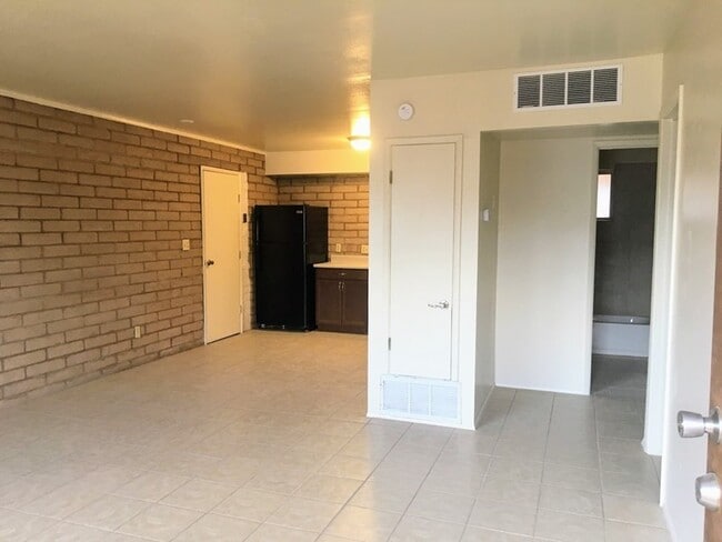 Building Photo - Charming Brick Home