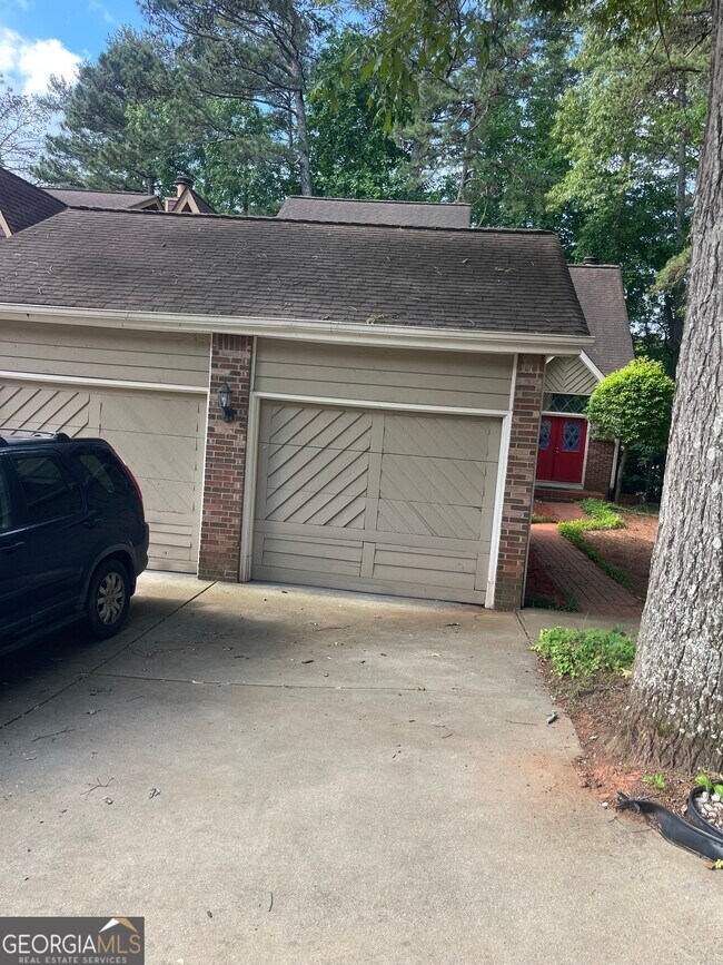 Foto del edificio - 5035 Highland Hills Pkwy
