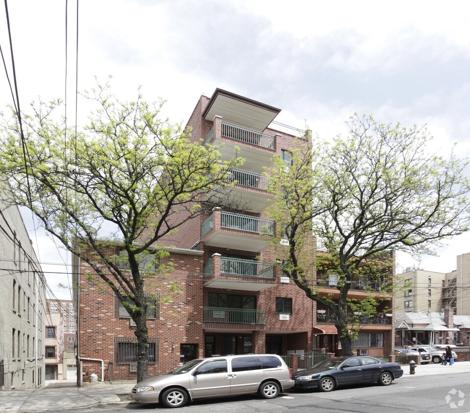 2317 Broadway, Astoria, NY 11106 Apartments in Astoria, NY