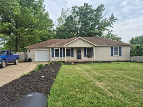 Building Photo - 127 Springhill Dr