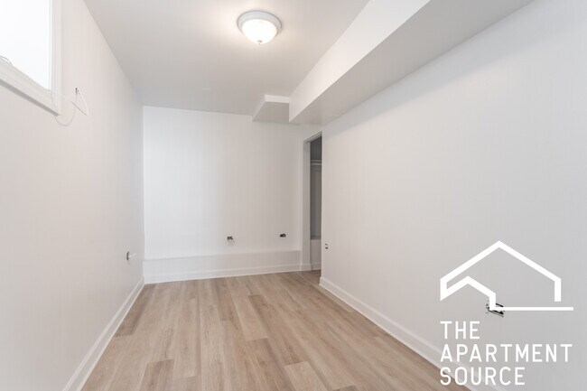 Foto del edificio - 3216 W Augusta Blvd