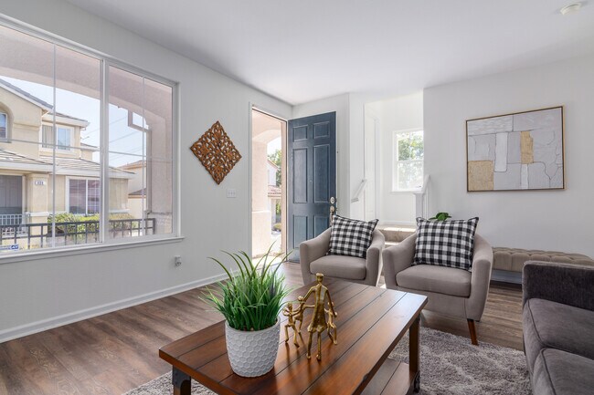 Foto del edificio - 411 Canyon Ct