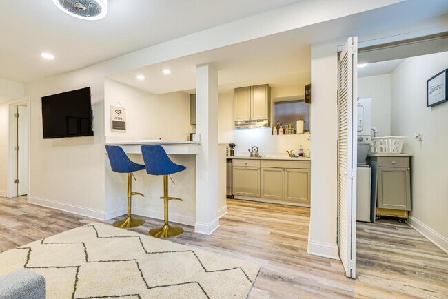 Foto del edificio - 4829 S Forrestville Ave