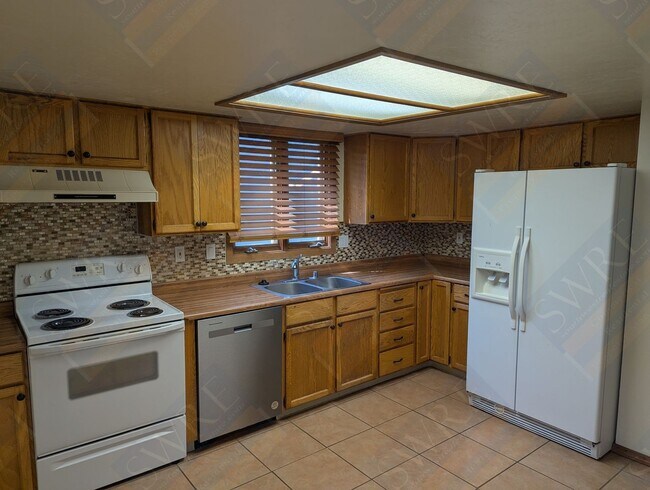 Foto del edificio - Coming Soon!  Showings available after Jun...