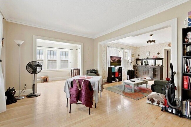 Foto del edificio - 701 Sherwood Ave