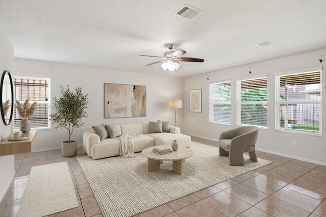 Foto del edificio - 12530 Greencanyon Dr