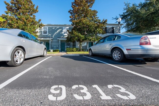 Foto del edificio - 2 Bedroom /2.5 bathrooms Town House. Just few minutes from Medical City.