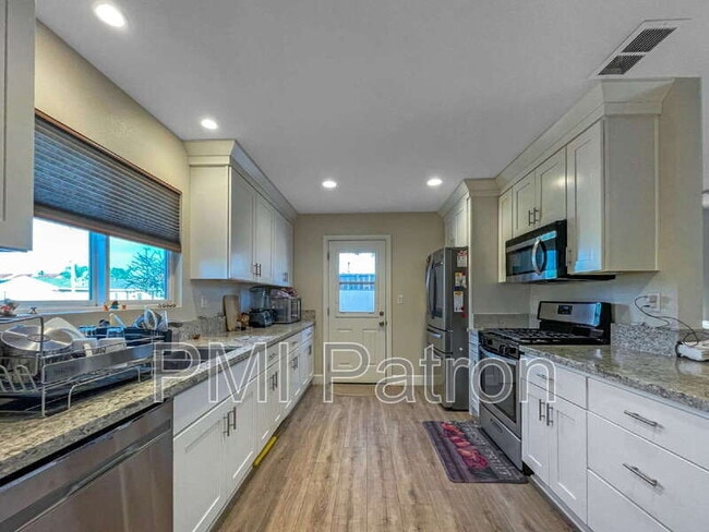 Foto del edificio - 6724 Sequoia Dr